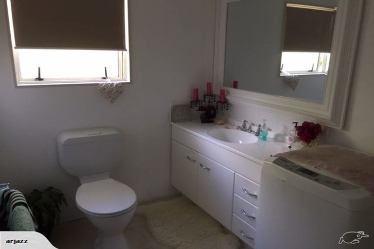 Photo of property in 5 Tern Place, Unsworth Heights, Auckland, 0632