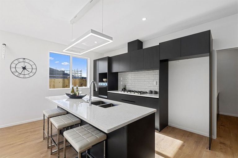 Photo of property in 5 Ropere Street, Kumeu, 0810