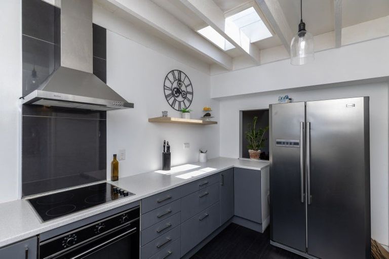 Photo of property in 2 Bermuda Grove, Paraparaumu Beach, Paraparaumu, 5032