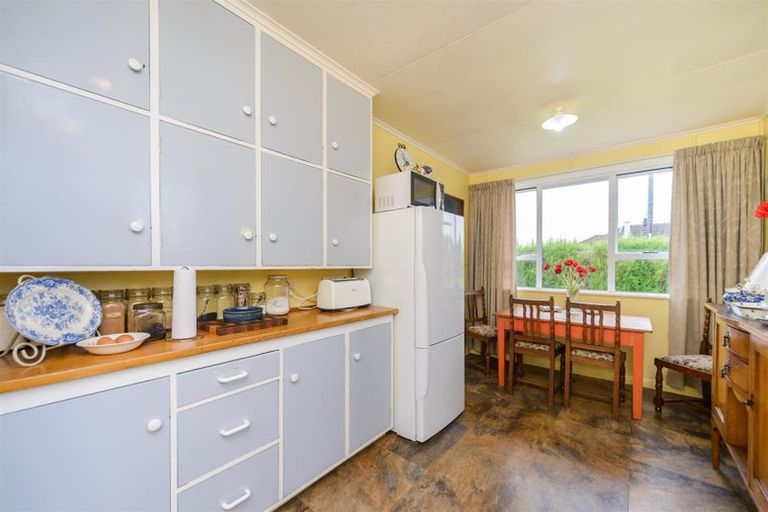 Photo of property in 27 Holland Crescent, Bulls, 4818