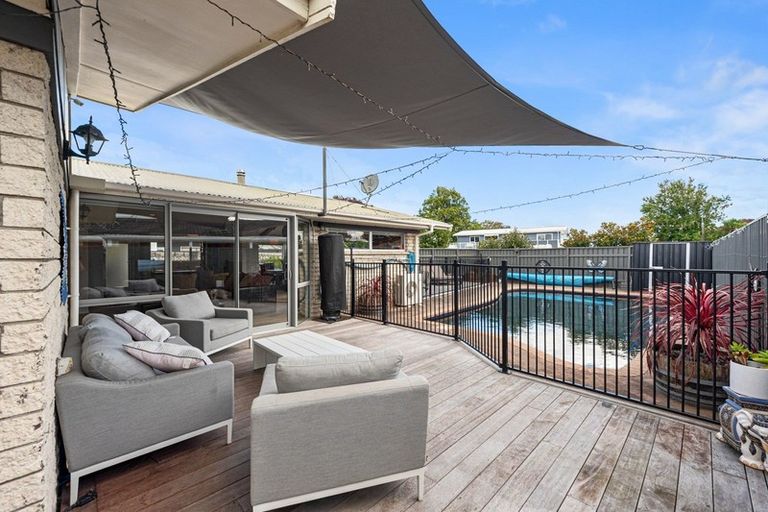 Photo of property in 2 Morrow Avenue, St Andrews, Hamilton, 3200