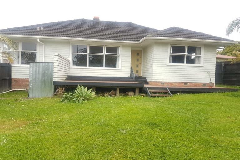 Photo of property in 98 Barrys Road, Glendene, Auckland, 0602