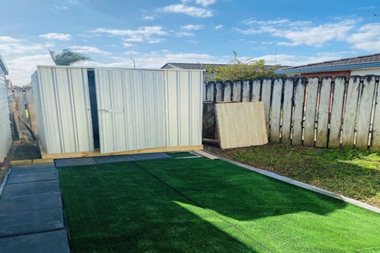 Photo of property in 82 Sykes Road, Weymouth, Auckland, 2103