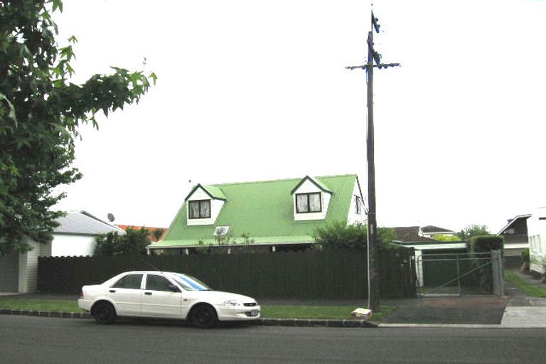 Photo of property in 30 Dignan Street, Point Chevalier, Auckland, 1022