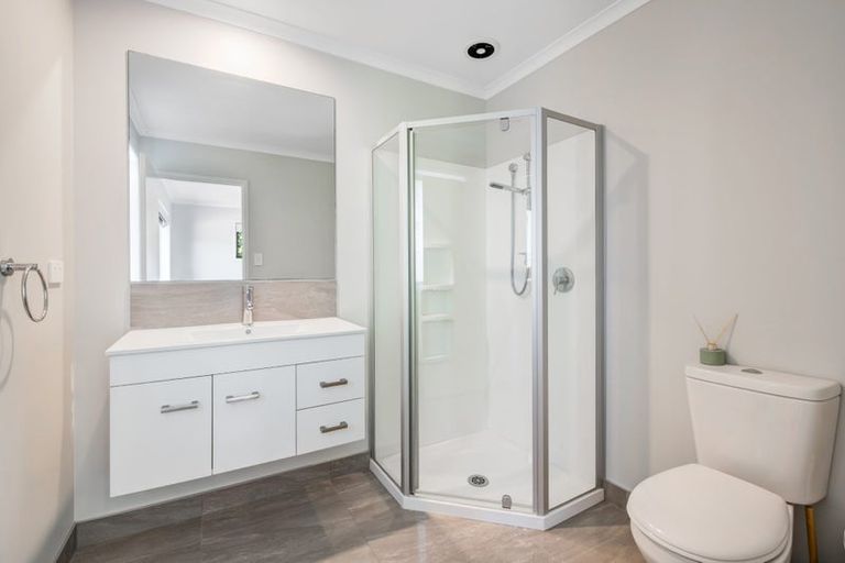 Photo of property in 7 Riverboat Lane, Helensville, 0800