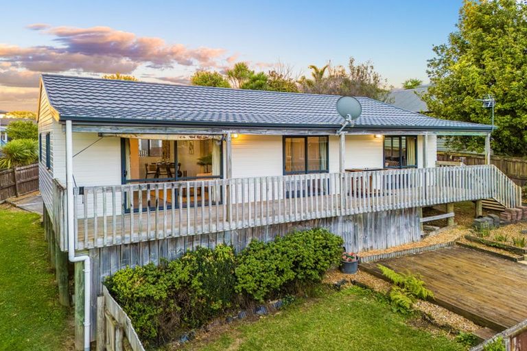 Photo of property in 18a Poto Street, Te Atatu South, Auckland, 0610