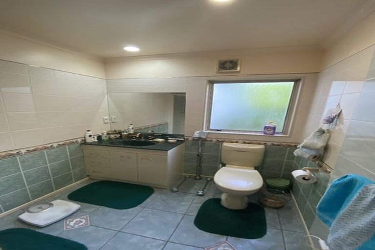 Photo of property in 3 Radstock Grove, Churton Park, Wellington, 6037