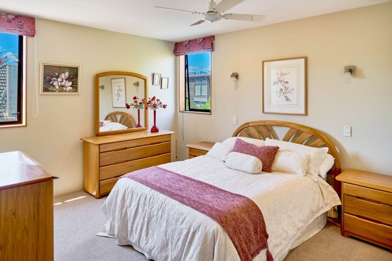 Photo of property in 2/70 Hautana Street, Woburn, Lower Hutt, 5010