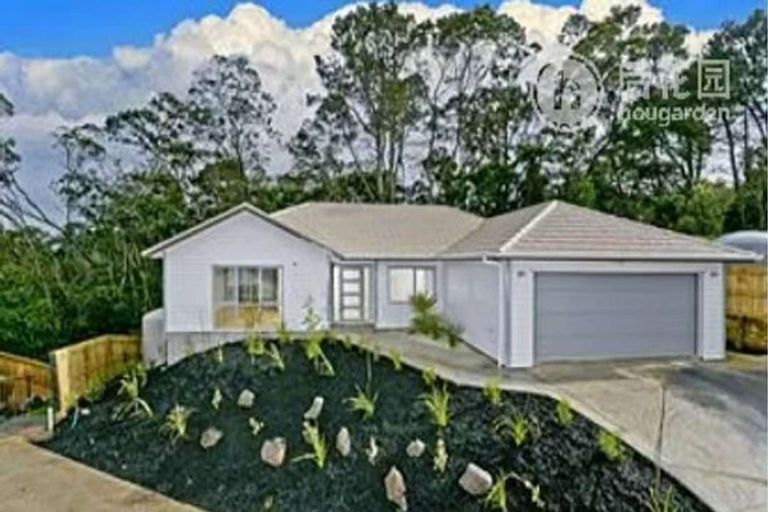 Photo of property in 98 Tiriwa Drive, Massey, Auckland, 0614