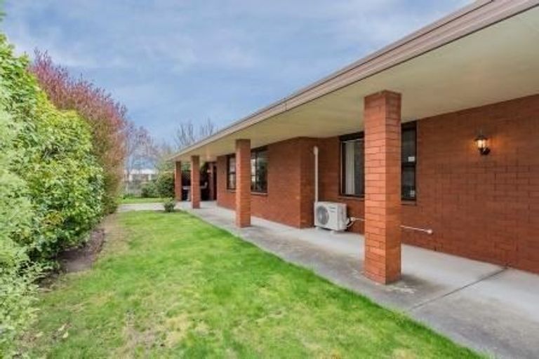 Photo of property in 2 Rex Place, Rangiora, 7400