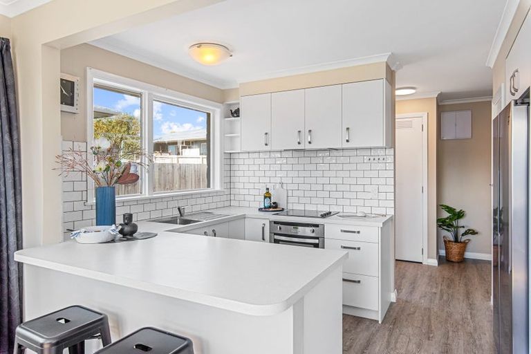 Photo of property in 16 Anthony Grove, Paraparaumu Beach, Paraparaumu, 5032