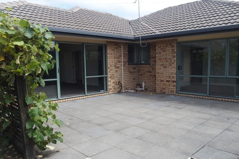 Photo of property in 3 Carinya Lane, Heathcote Valley, Christchurch, 8022