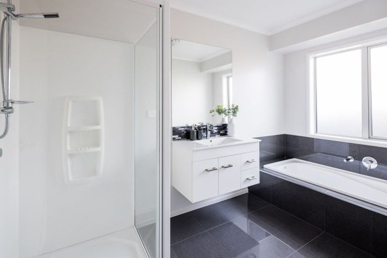 Photo of property in 104 Te Manatu Drive, Huntington, Hamilton, 3210