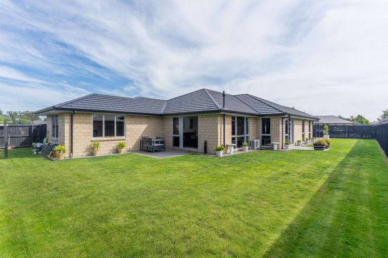 Photo of property in 25 Lewis Crescent, Rolleston, 7614