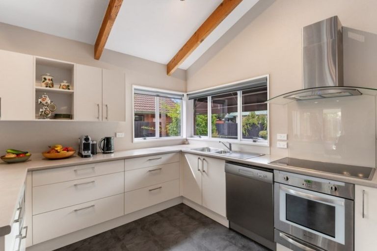 Photo of property in 16 Herbs Place, Cashmere, Christchurch, 8022