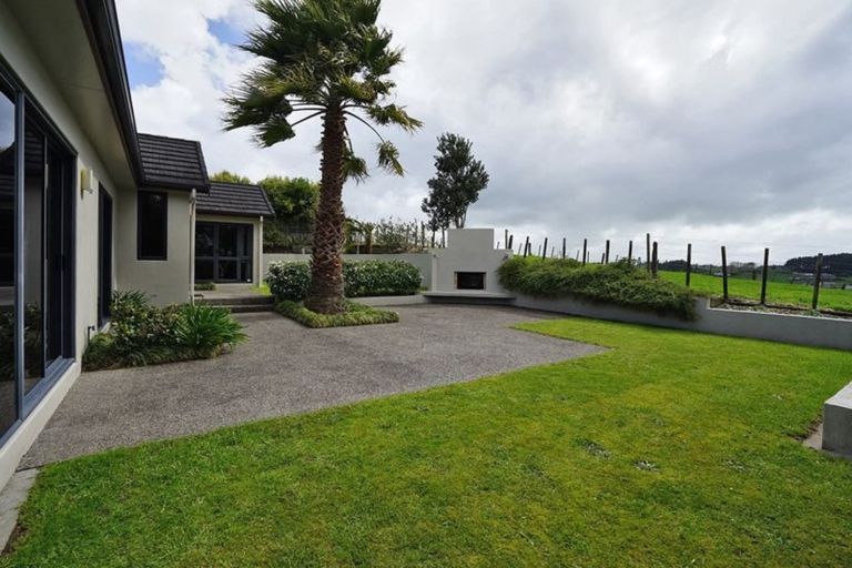 Photo of property in 14 Southworth Place, Grandview Heights, Hamilton, 3200