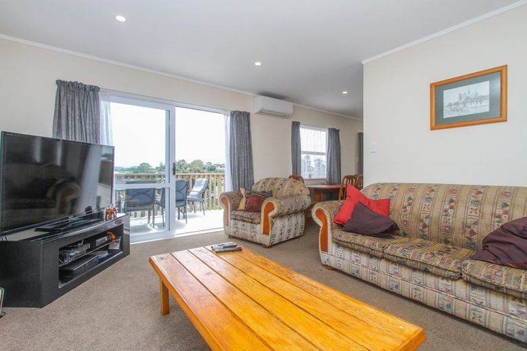 Photo of property in 58 Bay Street, Red Beach, 0932