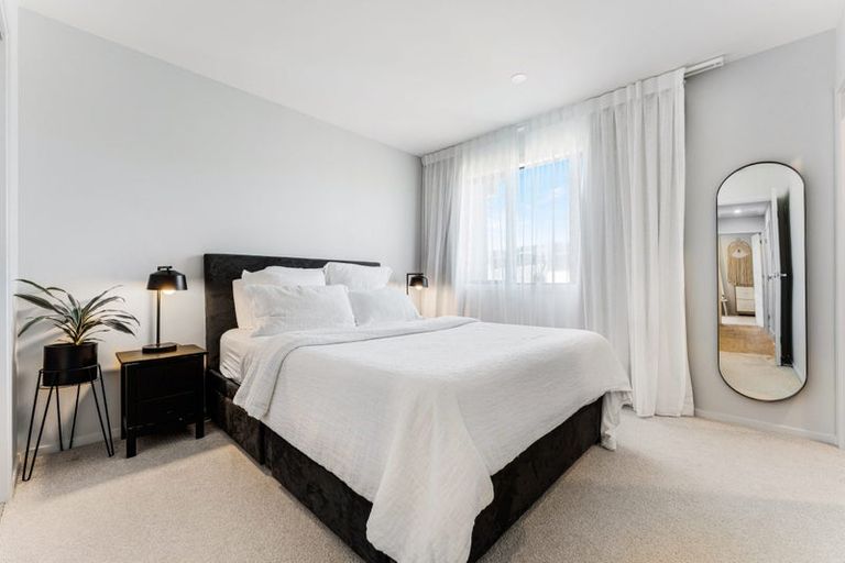 Photo of property in 2c Nerita Place, Long Bay, Auckland, 0630