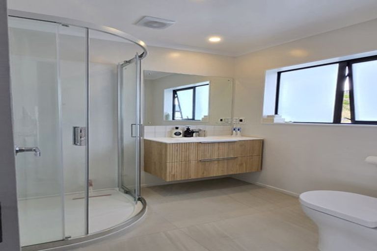 Photo of property in 1 Saba Way, Grenada Village, Wellington, 6037