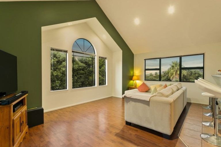 Photo of property in 34 Savoy Road, Orewa, 0931