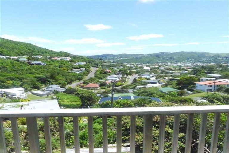 Photo of property in 41 Versailles Street, Karori, Wellington, 6012