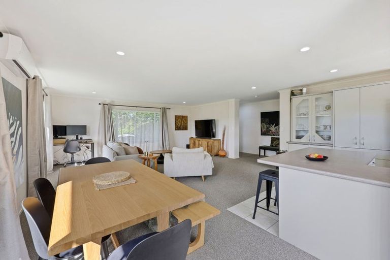 Photo of property in 32 Highfields Terrace, Henderson, Auckland, 0612