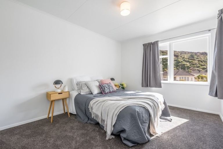 Photo of property in 15 Gardiner Grove, Wainuiomata, Lower Hutt, 5014