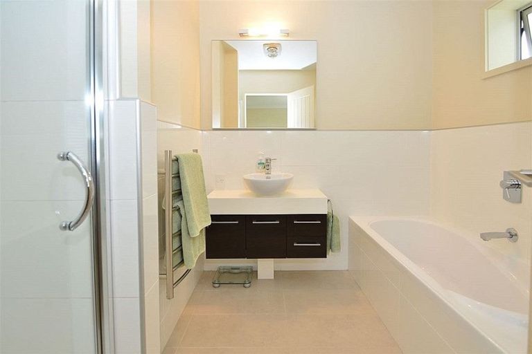 Photo of property in 42 Parkside Drive, Orewa, 0931