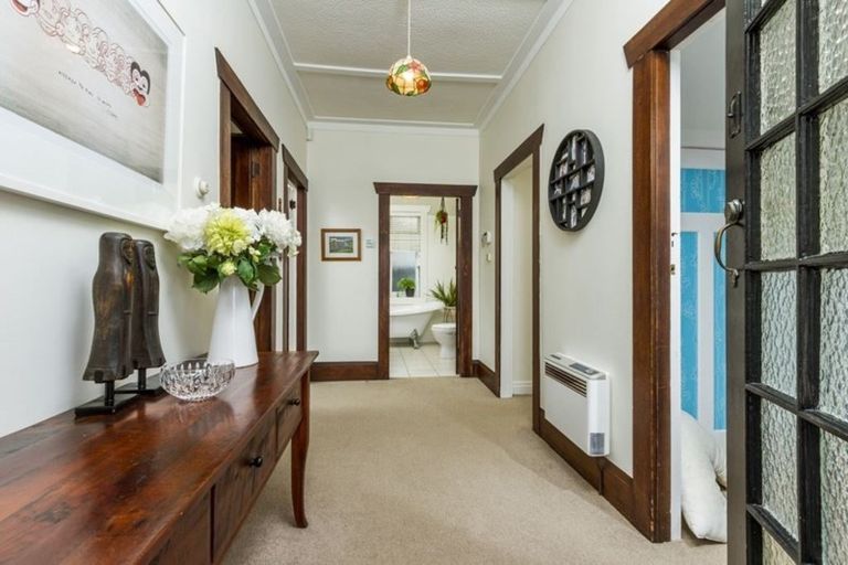 Photo of property in 53 Aramoana Avenue, Devonport, Auckland, 0624