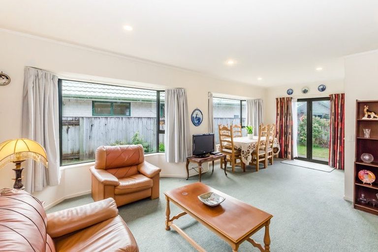 Photo of property in 37a Spackman Crescent, Paraparaumu, 5032