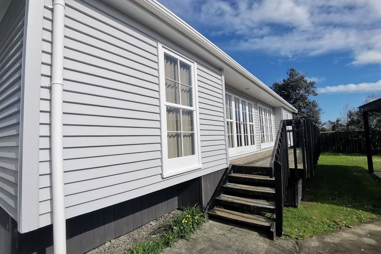 Photo of property in 49a Bruce Mclaren Road, Henderson, Auckland, 0612