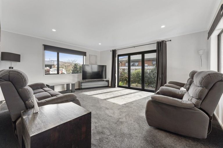 Photo of property in 30 Montague Grove, Stratford, 4332