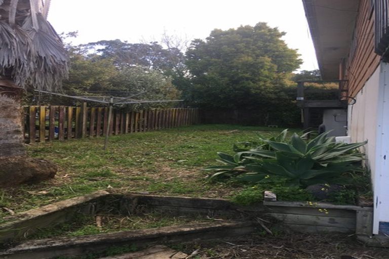 Photo of property in 2/34 Topliss Drive, Northcross, Auckland, 0632