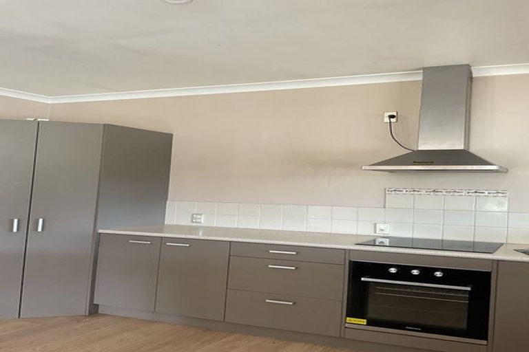 Photo of property in 305 Paparata Road, Bombay, 2675