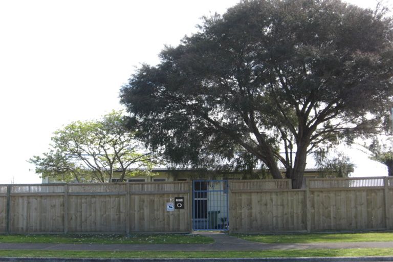 Photo of property in 15 Esmeralda Street, Welcome Bay, Tauranga, 3112