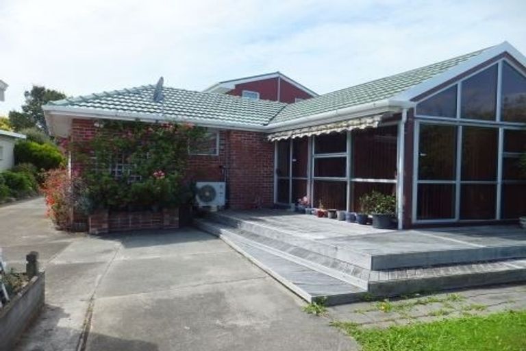Photo of property in 35 Mahars Road, Mairehau, Christchurch, 8013
