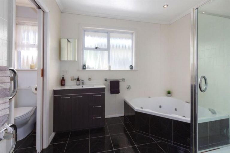 Photo of property in 11 Bristol Street, Trentham, Upper Hutt, 5018