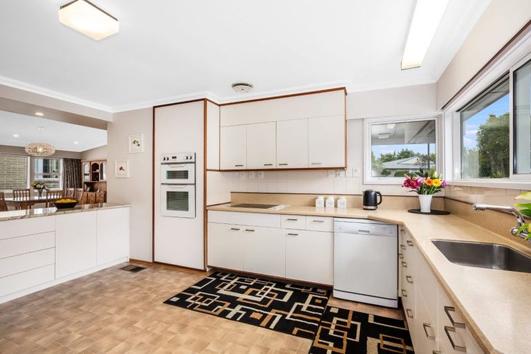 Photo of property in 40 Wai-iti Crescent, Woburn, Lower Hutt, 5010