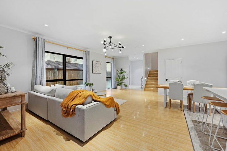 Photo of property in 45a Bradbury Road, Botany Downs, Auckland, 2010