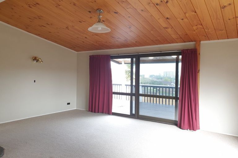 Photo of property in 13 Banyan Drive, Totara Heights, Auckland, 2105
