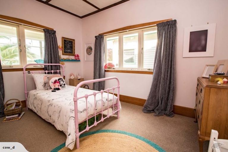 Photo of property in 89 Sunnyside Road, Sunnyvale, Auckland, 0612
