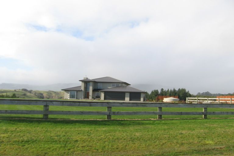 Photo of property in 8 Branksome Place, Aokautere, Palmerston North, 4471