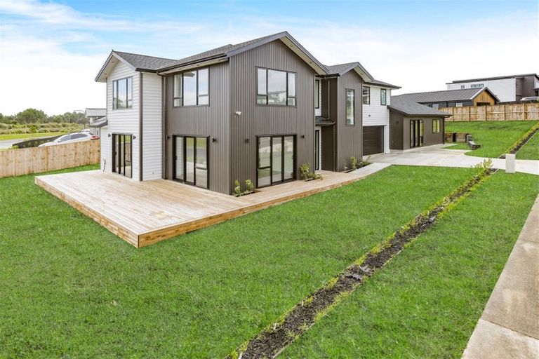 Photo of property in 1 Hutukawa Drive, Beachlands, Auckland, 2018