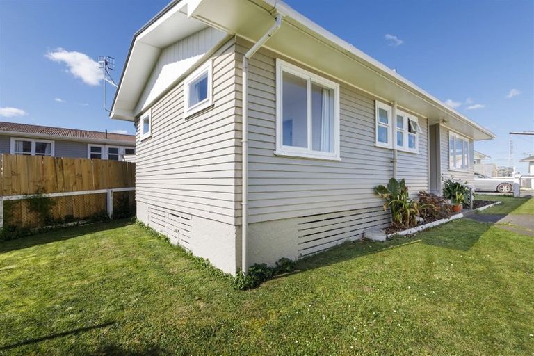 Photo of property in 43 Owen Street, Bunnythorpe, Palmerston North, 4481