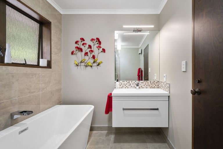 Photo of property in 27 Humphries Place, Awapuni, Palmerston North, 4412