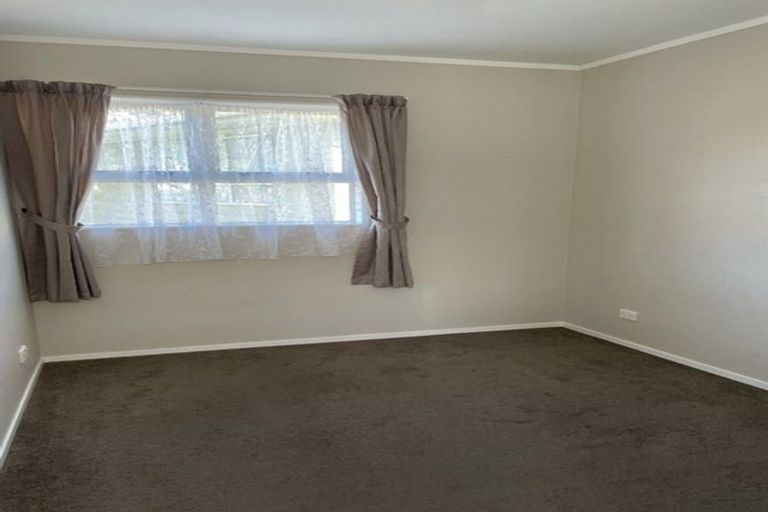 Photo of property in 96 Hutchinsons Road, Bucklands Beach, Auckland, 2014