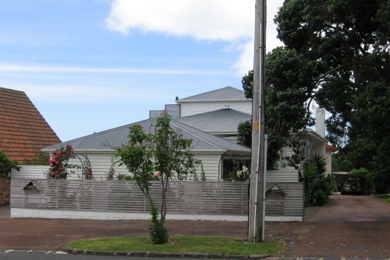 Photo of property in 11a Lynch Street, Point Chevalier, Auckland, 1022