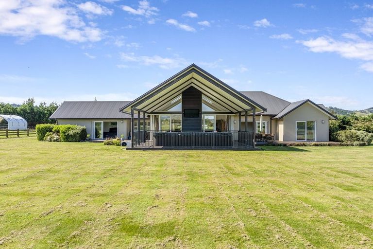 Photo of property in 100 Wingatui Road, Mosgiel, 9024