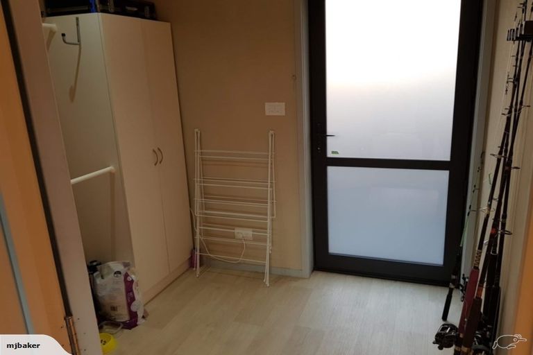 Photo of property in 24 Ainslee Street, Highlands Park, New Plymouth, 4312