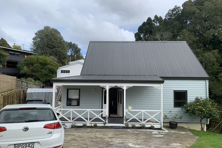 Photo of property in 2/11 Emery Grove, Bayview, Auckland, 0629